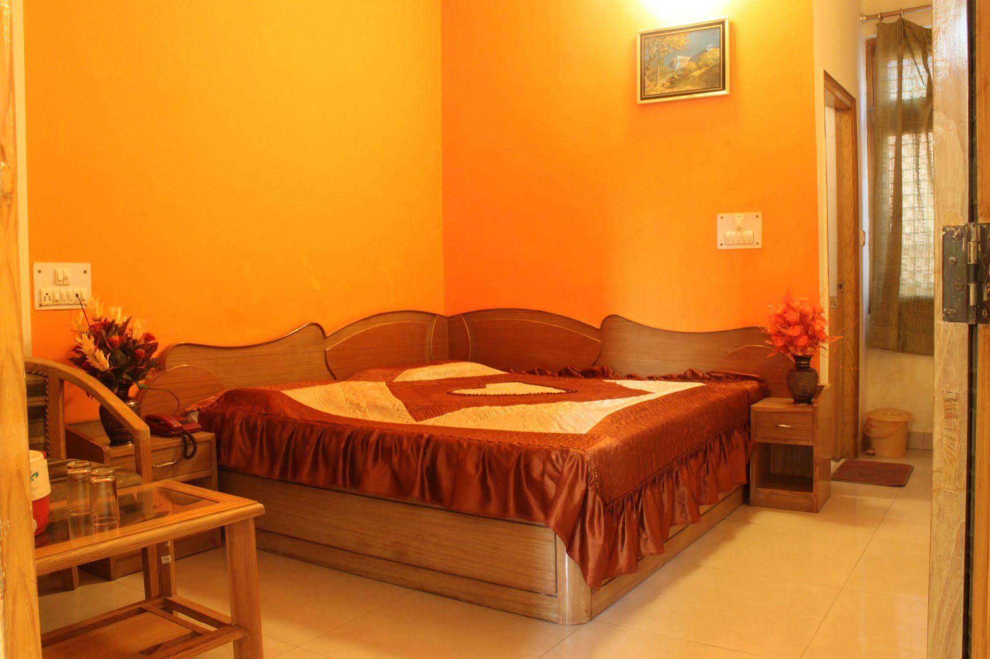 Hotel Sunshine Haridwār Esterno foto