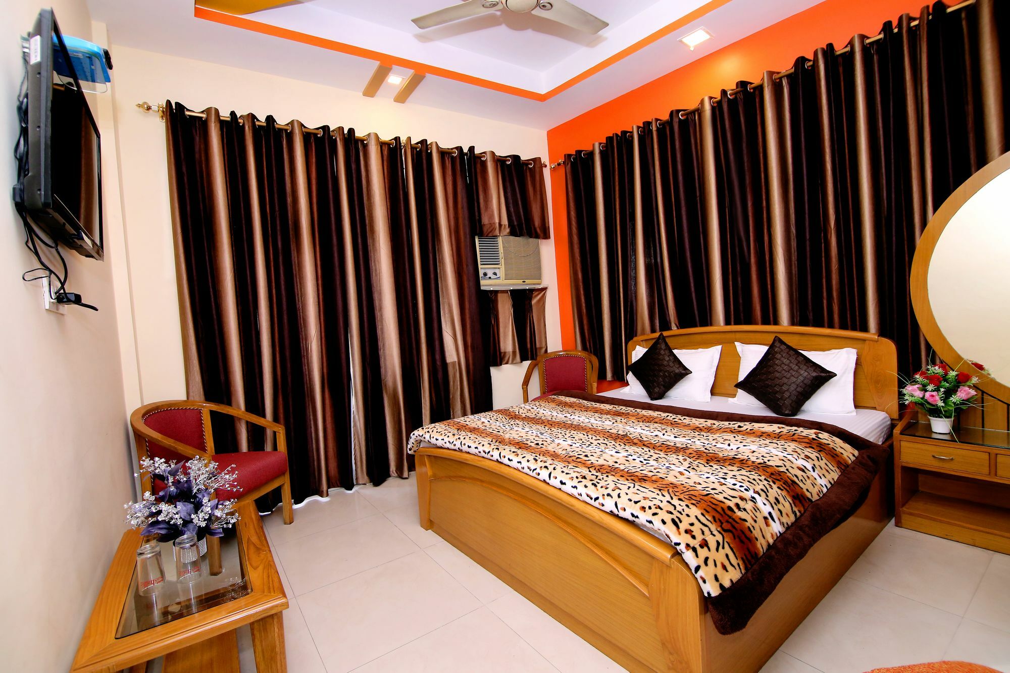 Hotel Sunshine Haridwār Esterno foto